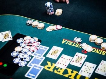 Những ưu điểm khi đánh bài poker online khiến bạn muốn chơi ngay!